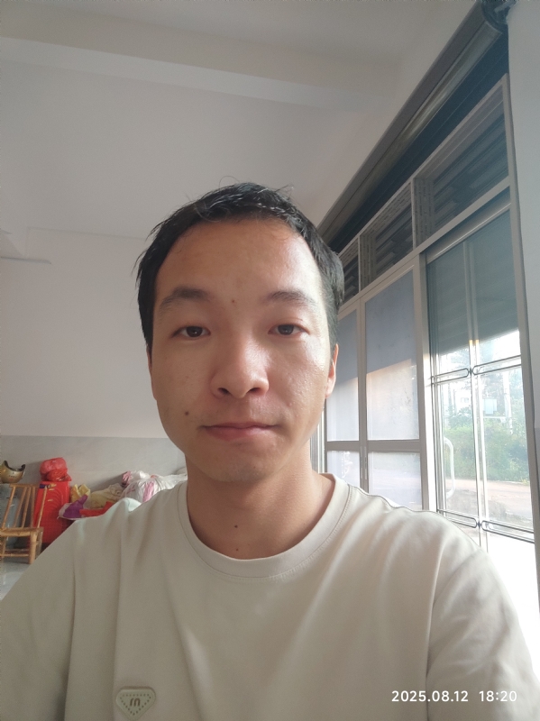杨培鑫的第一张照片--韶关闪婚服务中心
